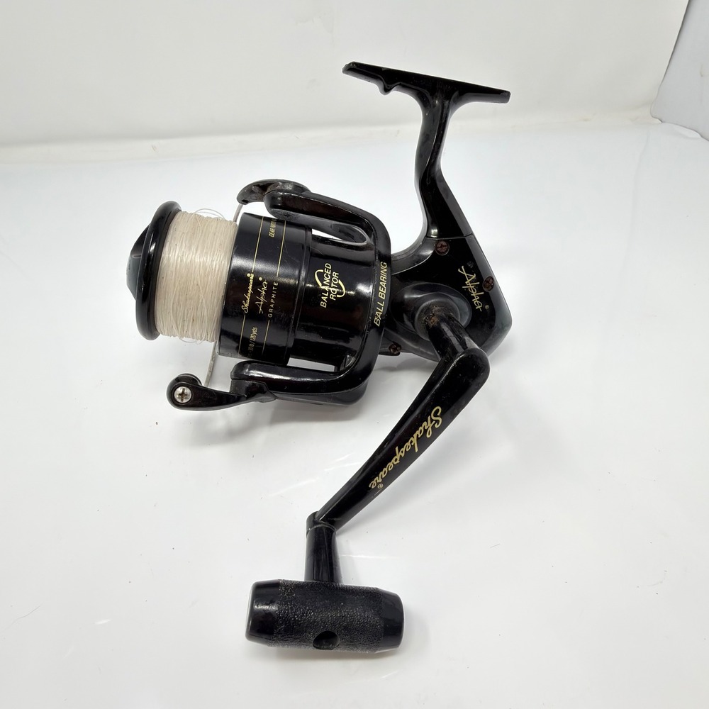 Shakespeare Alpha Graphite Spinning Fishing Reel Ball Bearing 4.3:1 Gear Ratio
